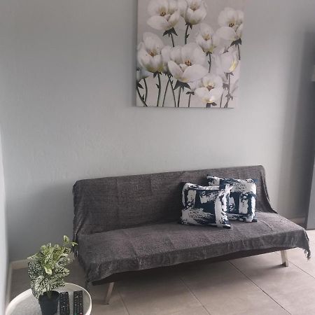 Apartamento Tj Self-Catering Graaff-Reinet Exterior foto