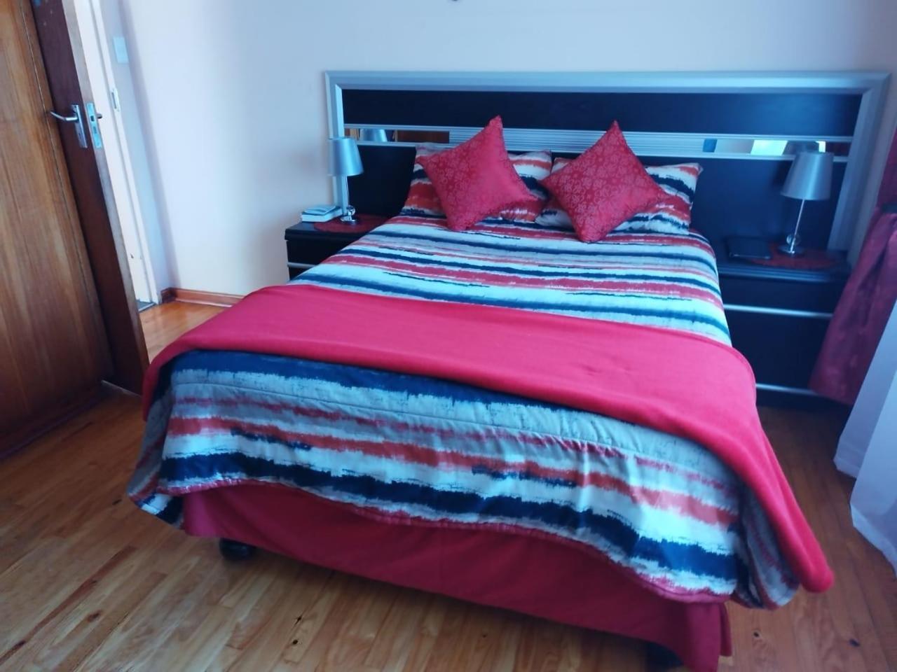 Apartamento Tj Self-Catering Graaff-Reinet Habitación foto