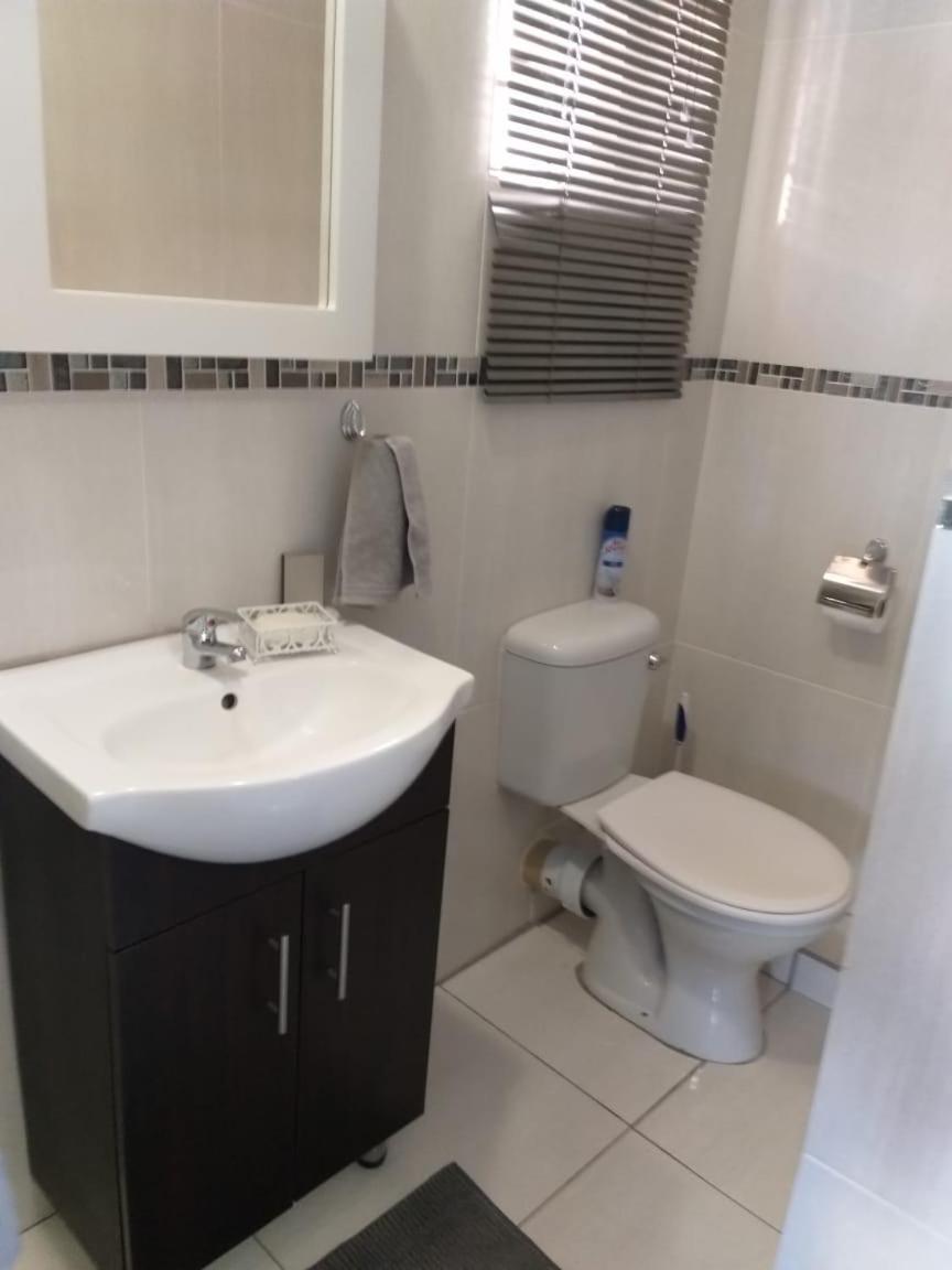 Apartamento Tj Self-Catering Graaff-Reinet Habitación foto