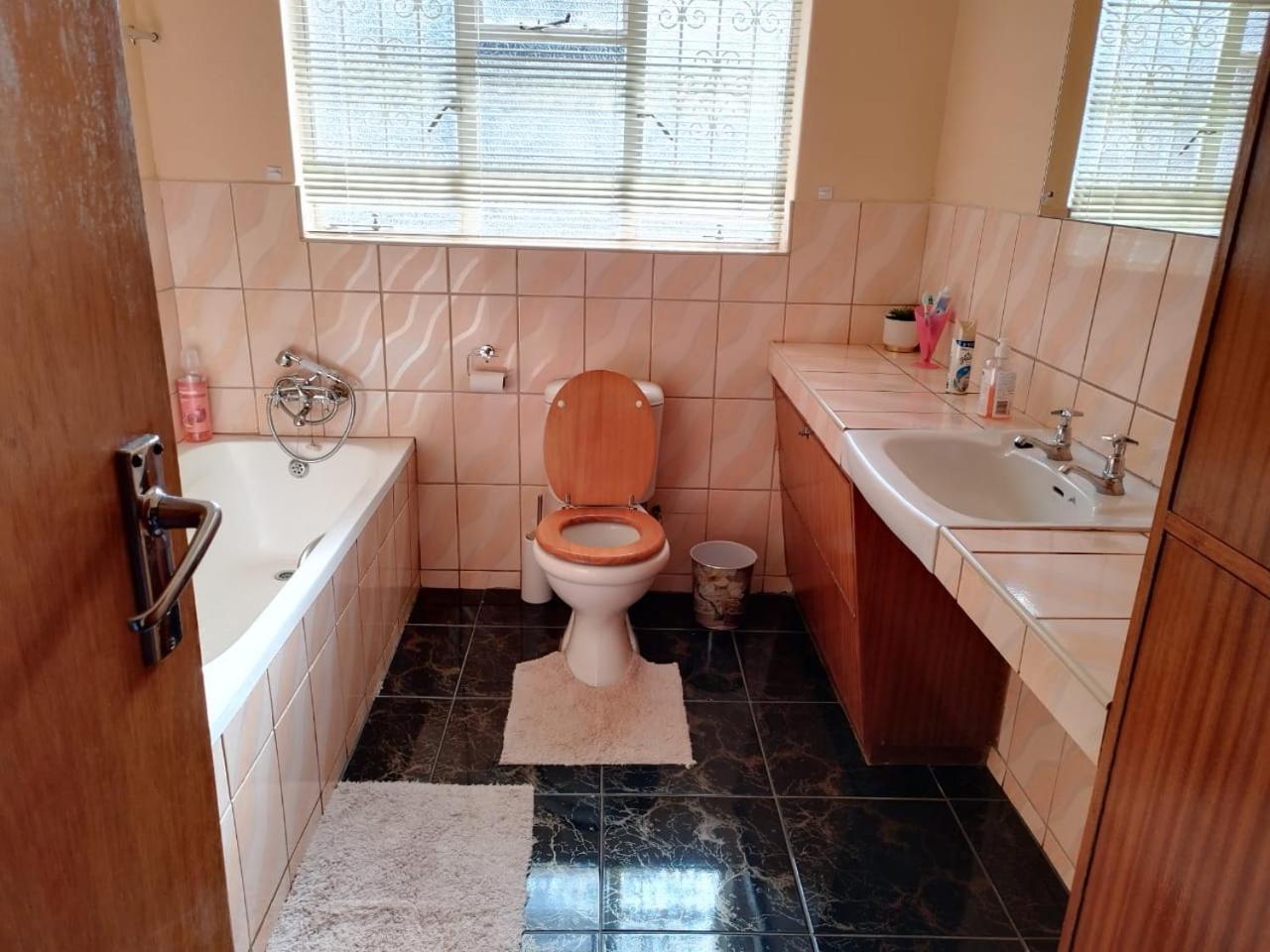 Apartamento Tj Self-Catering Graaff-Reinet Habitación foto