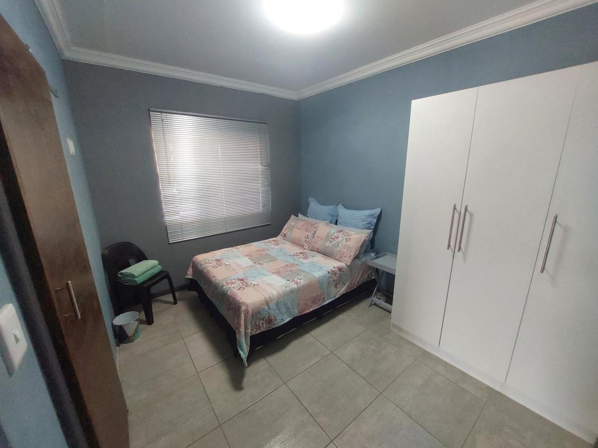 Apartamento Tj Self-Catering Graaff-Reinet Habitación foto